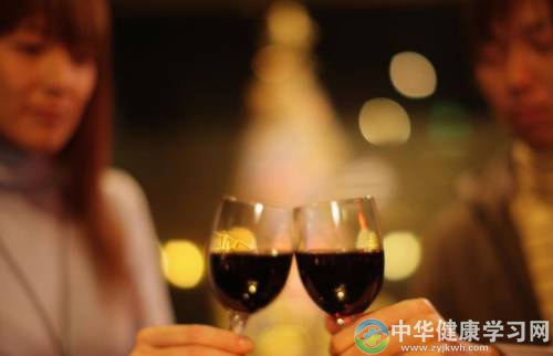 空腹饮酒是“作死”？喝酒有养生效果？
