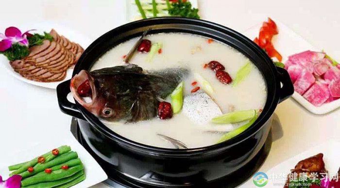 用天麻炖鱼头自救，抵抗中风来袭